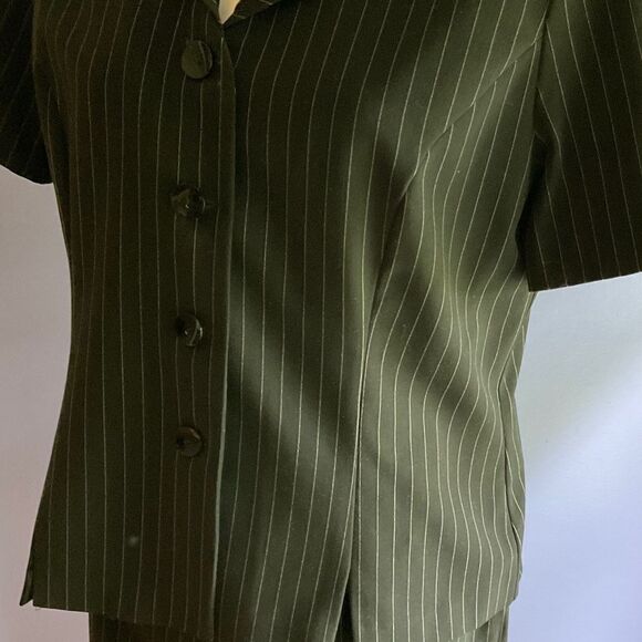 Black Striped 2-Piece Short Sleeve Business Suit size 10P - Picture 4 of 6